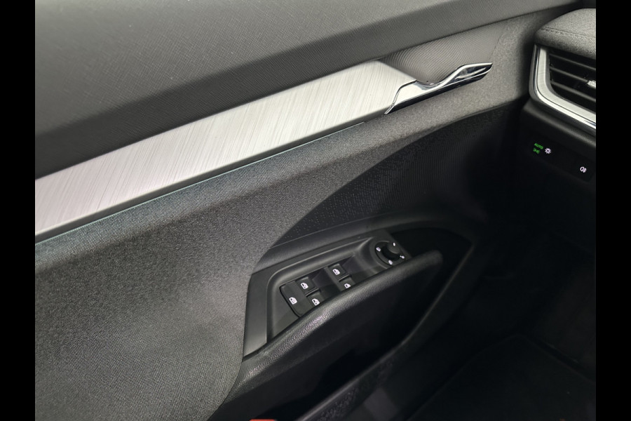 Škoda ENYAQ iV 60 [ 3-Fase-11kW ] {SOH-88%} (INCL-BTW) *LEATHER-FABRIC | FULL-LED | DIGI-COCKPIT | CAMERA | KEYLESS | NAVI-FULLMAP | AMBIENTLIGHT | ECC | HEATED-COMFORTSEATS | PRIVACY-GLASS | DAB+ | PDC | CRUISE | 19"ALU*