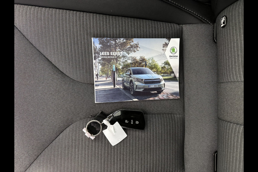 Škoda ENYAQ iV 60 [ 3-Fase-11kW ] {SOH-88%} (INCL-BTW) *LEATHER-FABRIC | FULL-LED | DIGI-COCKPIT | CAMERA | KEYLESS | NAVI-FULLMAP | AMBIENTLIGHT | ECC | HEATED-COMFORTSEATS | PRIVACY-GLASS | DAB+ | PDC | CRUISE | 19"ALU*