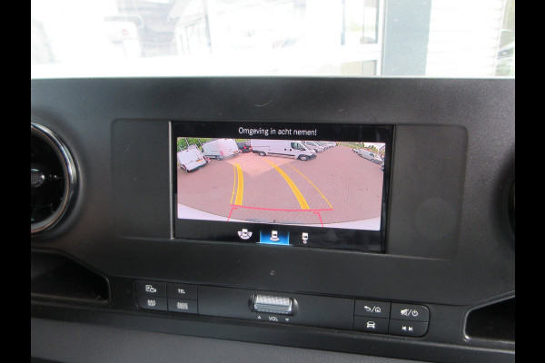Mercedes-Benz Sprinter 215cdi, L2H2, Automaat, Airco, Camera, Navigatie, 3-Zits, Trekhaak.