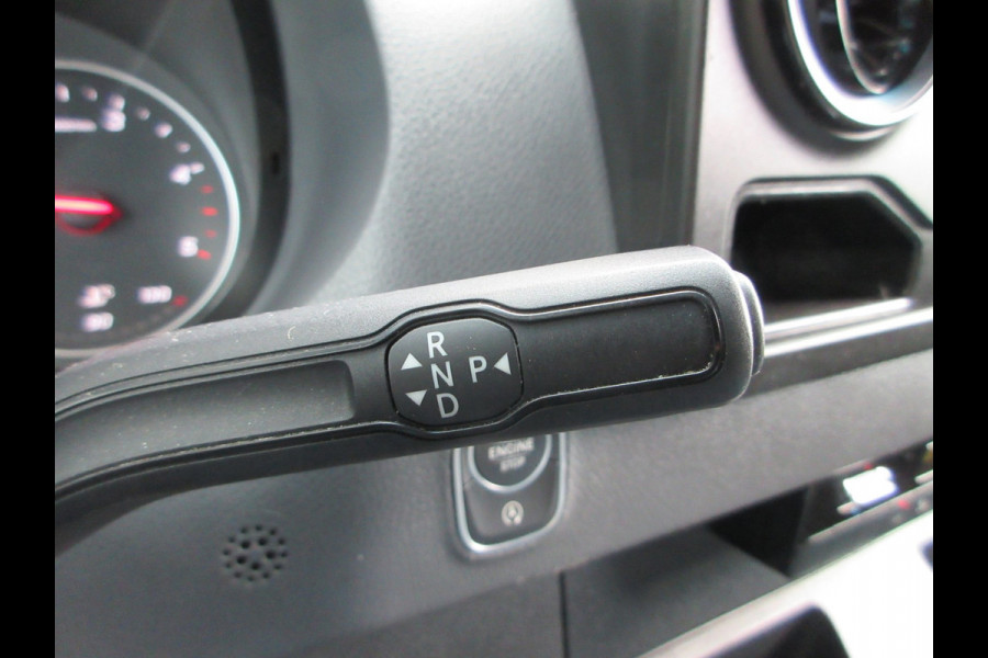 Mercedes-Benz Sprinter 215cdi, L2H2, Automaat, Airco, Camera, Navigatie, 3-Zits, Trekhaak.
