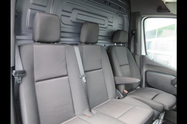 Mercedes-Benz Sprinter 215cdi, L2H2, Automaat, Airco, Camera, Navigatie, 3-Zits, Trekhaak.