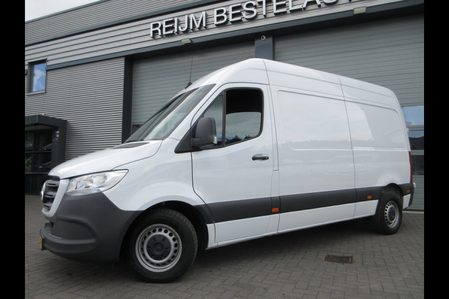 Mercedes-Benz Sprinter 215cdi, L2H2, Automaat, Airco, Camera, Navigatie, 3-Zits, Trekhaak.