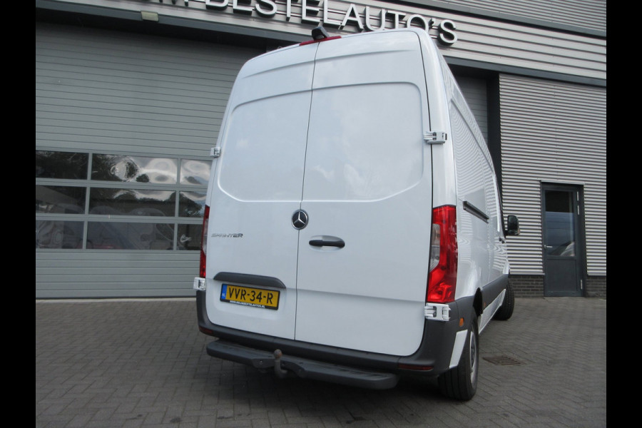Mercedes-Benz Sprinter 215cdi, L2H2, Automaat, Airco, Camera, Navigatie, 3-Zits, Trekhaak.
