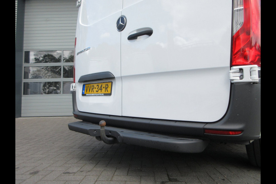 Mercedes-Benz Sprinter 215cdi, L2H2, Automaat, Airco, Camera, Navigatie, 3-Zits, Trekhaak.