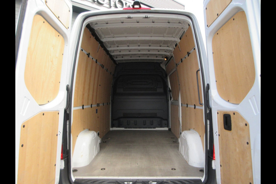 Mercedes-Benz Sprinter 215cdi, L2H2, Automaat, Airco, Camera, Navigatie, 3-Zits, Trekhaak.