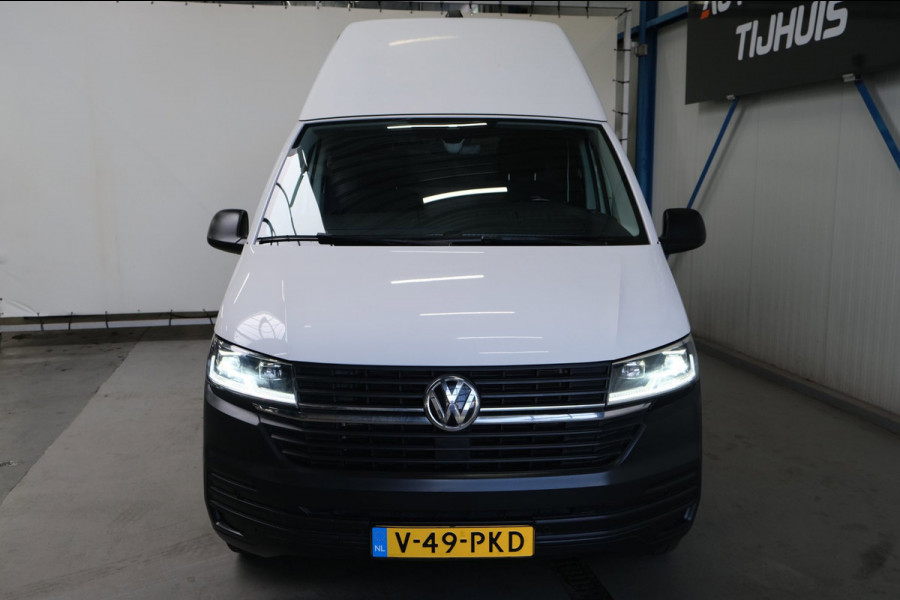 Volkswagen Transporter 2.0 TDI L2H2 30 - Airco, Cruise, PDC, Carplay, Inrichting, Trekhaak.