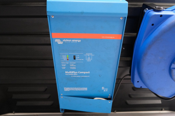 Volkswagen Transporter 2.0 TDI L2H2 30 - Airco, Cruise, PDC, Carplay, Inrichting, Trekhaak.