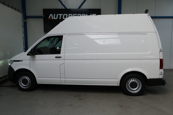 Volkswagen Transporter 2.0 TDI L2H2 30 - Airco, Cruise, PDC, Carplay, Inrichting, Trekhaak.