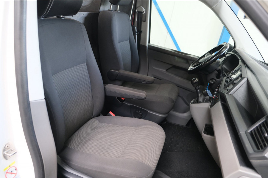 Volkswagen Transporter 2.0 TDI L2H2 30 - Airco, Cruise, PDC, Carplay, Inrichting, Trekhaak.