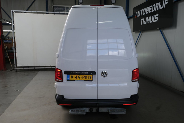 Volkswagen Transporter 2.0 TDI L2H2 30 - Airco, Cruise, PDC, Carplay, Inrichting, Trekhaak.