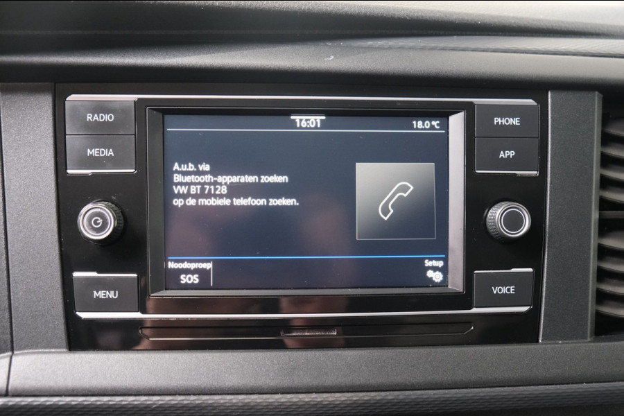 Volkswagen Transporter 2.0 TDI L2H2 30 - Airco, Cruise, PDC, Carplay, Inrichting, Trekhaak.