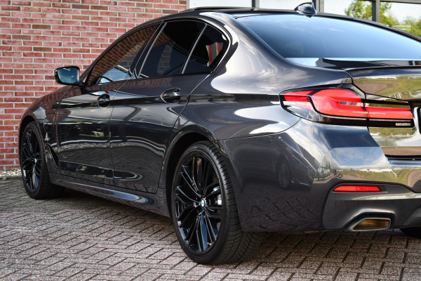 BMW 5 Serie 545e xDrive M-Sport Pano Comfseat HUD ACC H/K 360 Laser