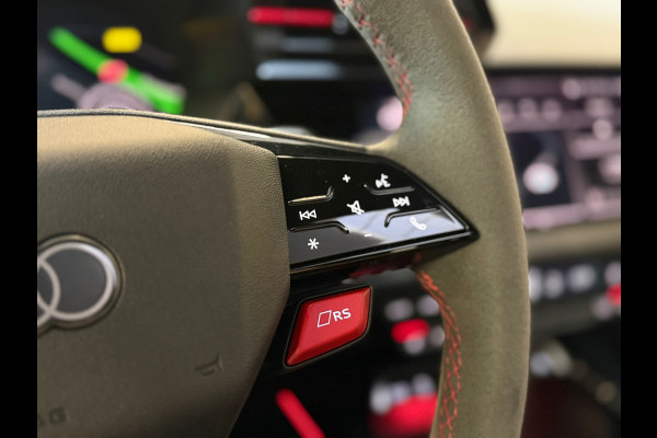 Audi RS3 Limousine 2.5 TFSI RS 3 quattro BTW|PANO|SONOS|HuD|MATRIX|ACC|KEYLESS|CARPLAY|FABRIEKSGARANTIE|2025|DODEHOEK|BOMVOL!