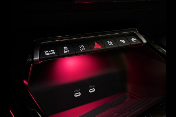 Audi RS3 Limousine 2.5 TFSI RS 3 quattro BTW|PANO|SONOS|HuD|MATRIX|ACC|KEYLESS|CARPLAY|FABRIEKSGARANTIE|2025|DODEHOEK|BOMVOL!