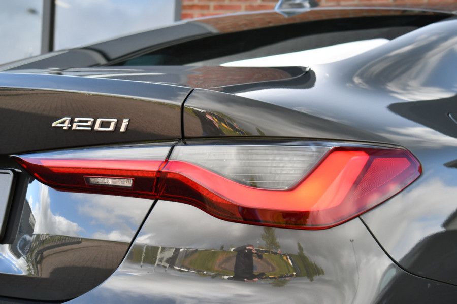BMW 4 Serie Coupé 420i M-Sport | NL-auto | Dravitgrau | 19inch | Laser | El-klep