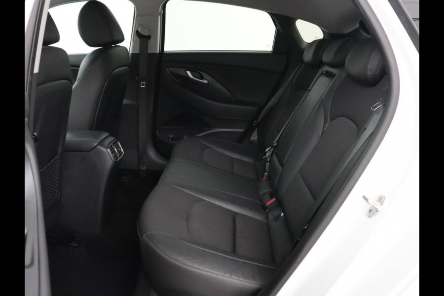 Hyundai i30 Fastback 1.0 T-GDI Premium | Carplay | Half leder | Full LED | Navigatie | Keyless | Climate control | Camera | Bluetooth | Cruise control | Parkeerhulp
