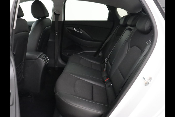 Hyundai i30 Fastback 1.0 T-GDI Premium | Carplay | Half leder | Full LED | Navigatie | Keyless | Climate control | Camera | Bluetooth | Cruise control | Parkeerhulp