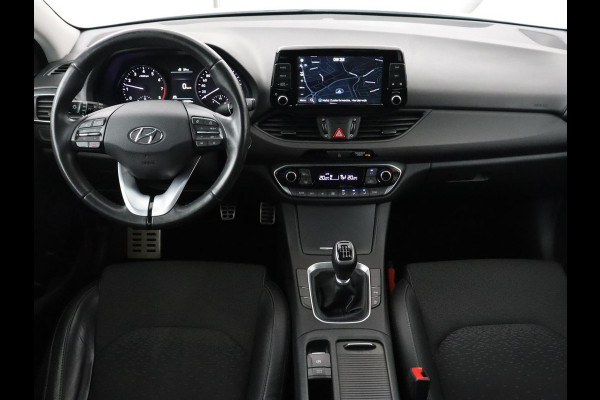Hyundai i30 Fastback 1.0 T-GDI Premium | Carplay | Half leder | Full LED | Navigatie | Keyless | Climate control | Camera | Bluetooth | Cruise control | Parkeerhulp