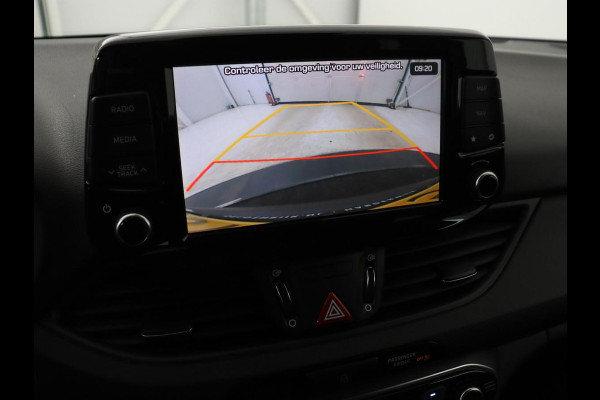 Hyundai i30 Fastback 1.0 T-GDI Premium | Carplay | Half leder | Full LED | Navigatie | Keyless | Climate control | Camera | Bluetooth | Cruise control | Parkeerhulp