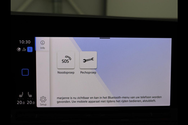 Volkswagen Golf 1.5 eTSI R-Line | Panoramadak | Stoelverwarming | Matrix LED | Keyless | Sfeerverlichting | Carplay | Adaptive cruise | Navigatie | Side Assist | Park Assist | Stuurverwarming | Sportstoelen