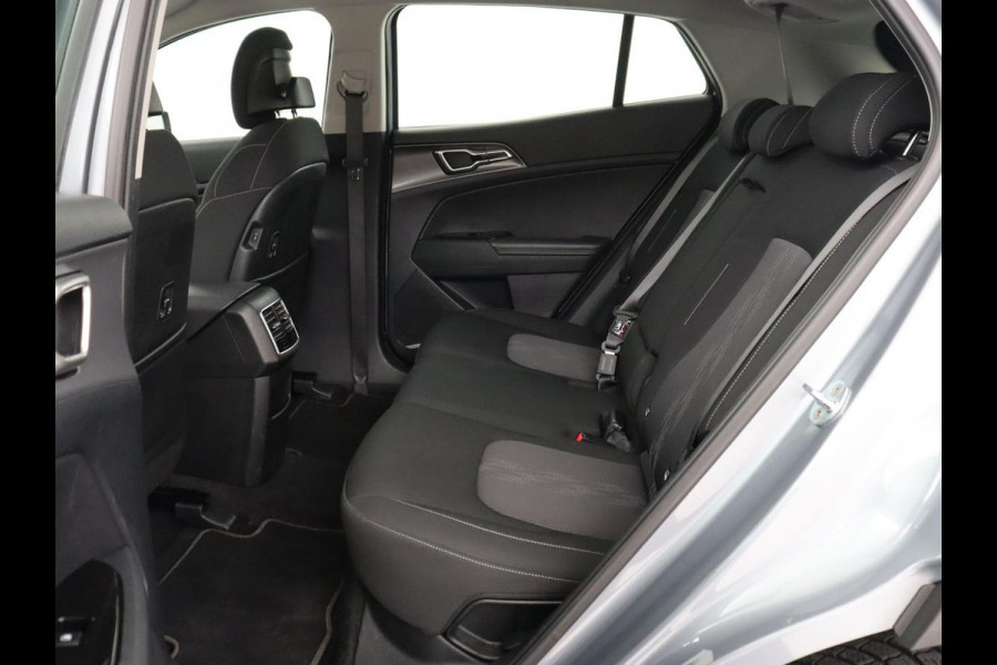 Kia Sportage 1.6 T-GDi Plug-in Hybrid AWD DynamicLine | SOH 97,2% | Camera | Carplay | Adaptive cruise | Navigatie | 19'' | Full LED | Climate control | PHEV