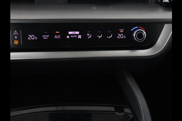 Kia Sportage 1.6 T-GDi Plug-in Hybrid AWD DynamicLine | SOH 97,2% | Camera | Carplay | Adaptive cruise | Navigatie | 19'' | Full LED | Climate control | PHEV
