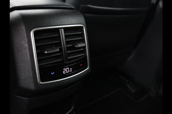 Kia Sportage 1.6 T-GDi Plug-in Hybrid AWD DynamicLine | SOH 97,2% | Camera | Carplay | Adaptive cruise | Navigatie | 19'' | Full LED | Climate control | PHEV