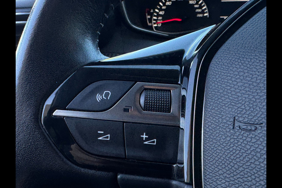 Peugeot 208 1.2 PureTech Allure 74KW / 100PK / CARPLAY / KEYLESS / CRUISE / ECC / CAMERA / PDC / LMV