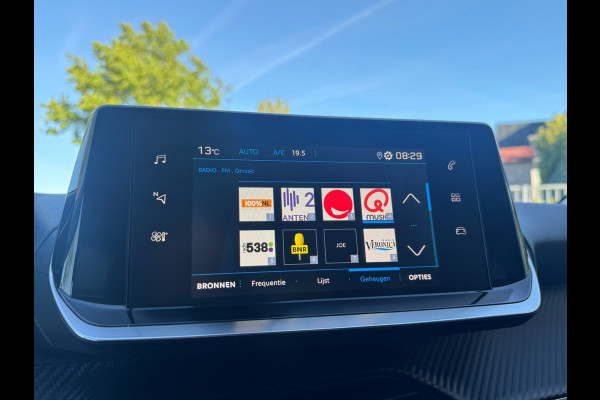Peugeot 208 1.2 PureTech Allure 74KW / 100PK / CARPLAY / KEYLESS / CRUISE / ECC / CAMERA / PDC / LMV
