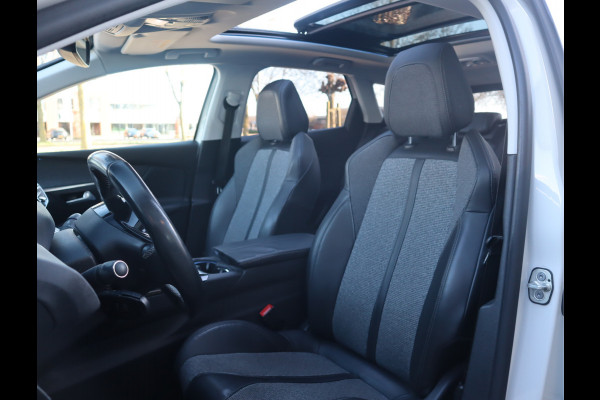 Peugeot 3008 Allure Navi / Pano / Climate / Pdc Nieuwe D-riem/ All-season banden/ Keurige auto