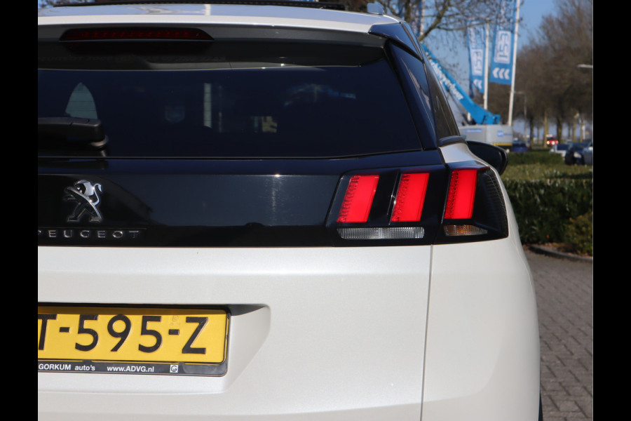 Peugeot 3008 Allure Navi / Pano / Climate / Pdc Nieuwe D-riem/ All-season banden/ Keurige auto