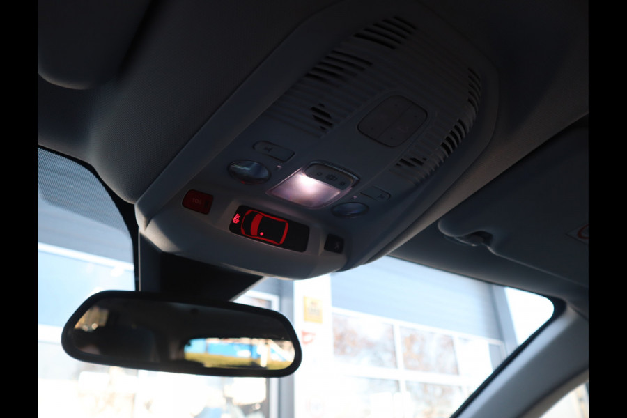 Peugeot 3008 Allure Navi / Pano / Climate / Pdc Nieuwe D-riem/ All-season banden/ Keurige auto