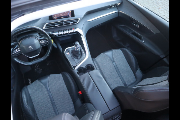 Peugeot 3008 Allure Navi / Pano / Climate / Pdc Nieuwe D-riem/ All-season banden/ Keurige auto