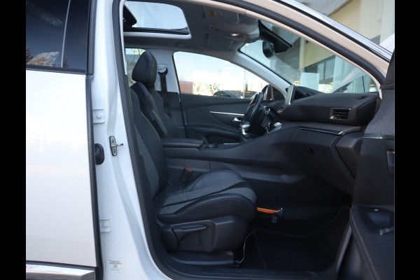 Peugeot 3008 Allure Navi / Pano / Climate / Pdc Nieuwe D-riem/ All-season banden/ Keurige auto