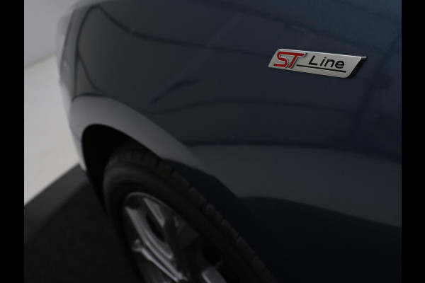 Ford Focus 1.0 EcoBoost Hybrid ST Line | Adaptive cruise | Camera | Carplay | Navigatie | Full LED | Side Assist | Climate control | Bluetooth | Parkeerhulp