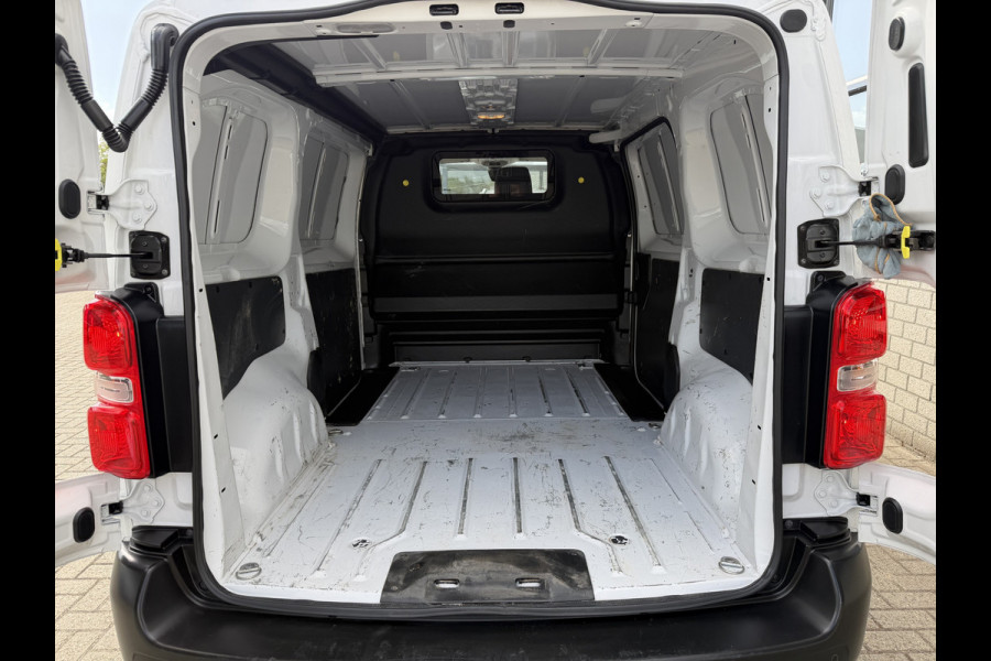 Peugeot Expert 1.5 BlueHDI L2H1 120pk Standard Premium / vaste prijs rijklaar € 11.950 ex btw / euro 6 / bpm vrij / lease vanaf € 201 / airco / cruise / navi / camera / pdc achter !