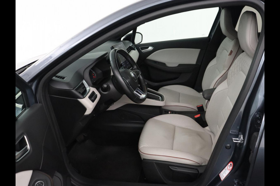 Renault Clio 1.6 E-Tech Hybrid 140 Initiale Paris | Leder | Stoelverwarming | Carplay | Keyless | Park Assist | Full LED | Navigatie | Climate control | Stuurverwarming | DAB | Bluetooth