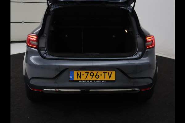 Renault Clio 1.6 E-Tech Hybrid 140 Initiale Paris | Leder | Stoelverwarming | Carplay | Keyless | Park Assist | Full LED | Navigatie | Climate control | Stuurverwarming | DAB | Bluetooth