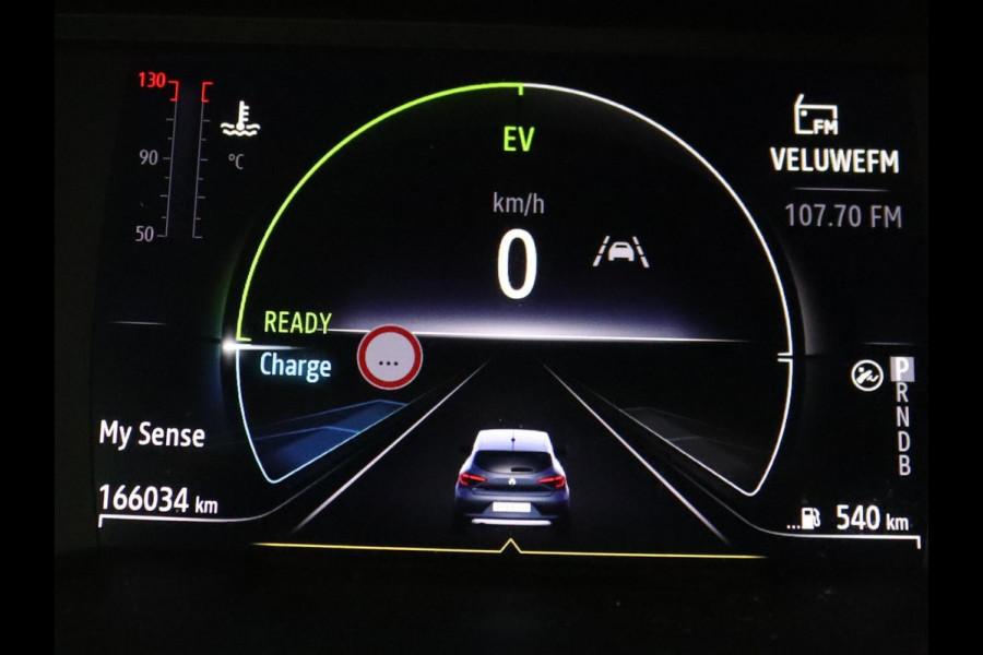 Renault Clio 1.6 E-Tech Hybrid 140 Initiale Paris | Leder | Stoelverwarming | Carplay | Keyless | Park Assist | Full LED | Navigatie | Climate control | Stuurverwarming | DAB | Bluetooth
