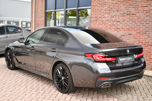 BMW 5 Serie 545e xDrive M-Sport Pano Comfseat HUD ACC H/K 360 Laser