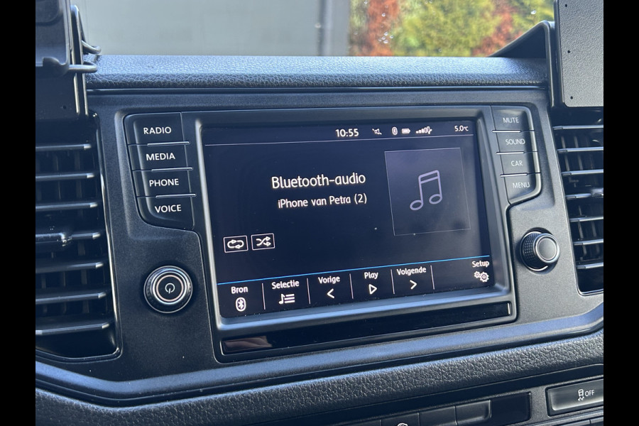 Volkswagen Crafter 2.0 TDI 102 PK / PICK UP / 1e EIG. / TREKHAAK / AIRCO / OPEN LAADBAK / 2.500 KG AHG / 3-ZITS / APPLE CARPLAY