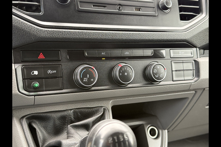 Volkswagen Crafter 2.0 TDI 141 PK / L3H3 / 1e EIGENAAR / ZEER NETJES !! / AIRCO / CRUISE / ERGO GEVEERDE STOEL