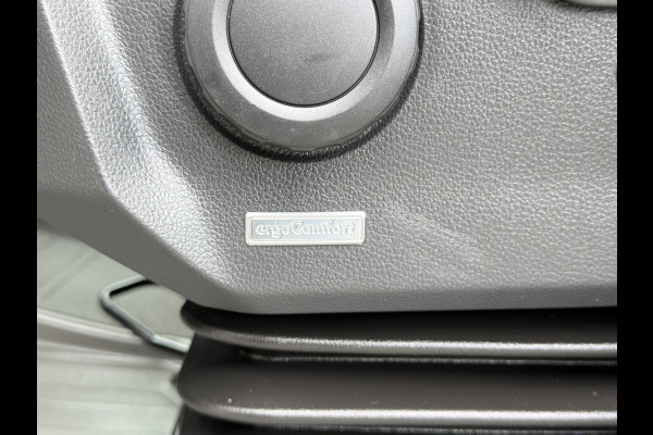 Volkswagen Crafter 2.0 TDI 141 PK / L3H3 / 1e EIGENAAR / ZEER NETJES !! / AIRCO / CRUISE / ERGO GEVEERDE STOEL