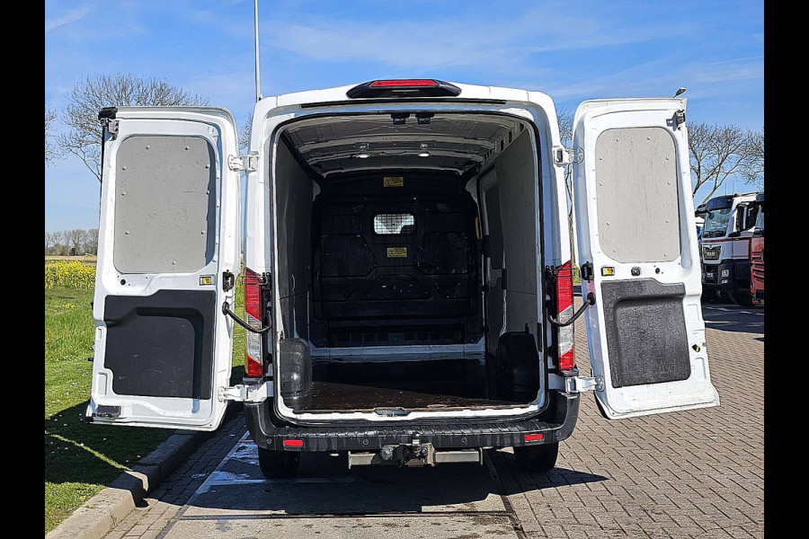 Ford Transit 350 2.0 TDCI L3H3 Trend RWD L3H2 Camera Euro6 Airco Sidebars Trekhaak Camera 130Pk!