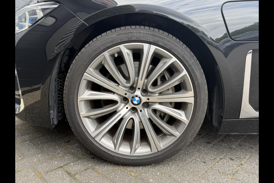 BMW 7 Serie 745Le xDrive High Executive | TV Schermen | Panoramadak | 360* Camera | Massage | Head-Up Display |