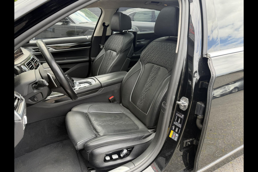 BMW 7 Serie 745Le xDrive High Executive | TV Schermen | Panoramadak | 360* Camera | Massage | Head-Up Display |