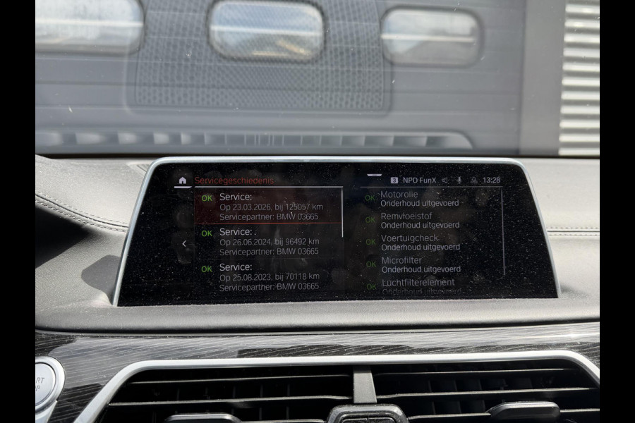 BMW 7 Serie 745Le xDrive High Executive | TV Schermen | Panoramadak | 360* Camera | Massage | Head-Up Display |