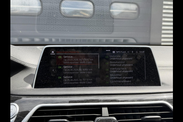 BMW 7 Serie 745Le xDrive High Executive | TV Schermen | Panoramadak | 360* Camera | Massage | Head-Up Display |