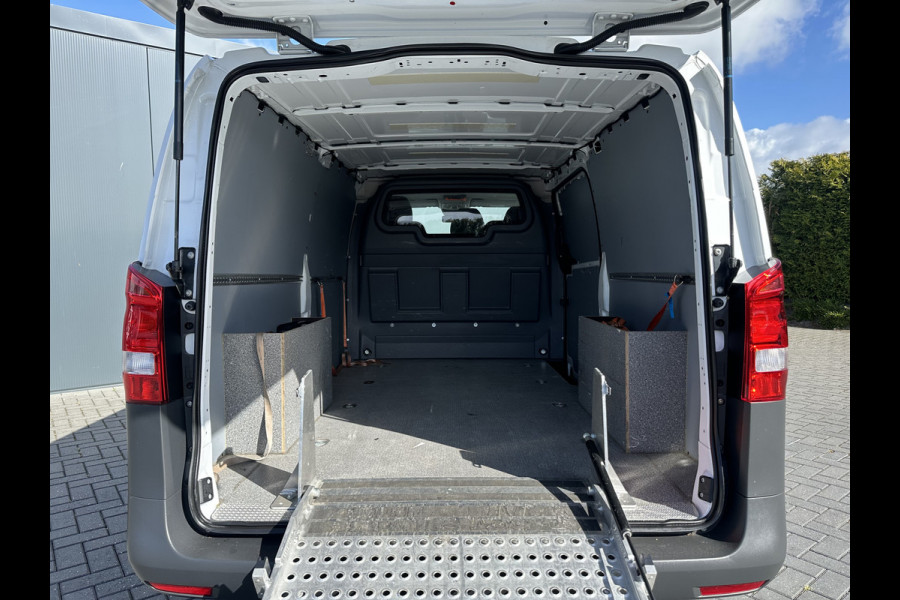 Mercedes-Benz Vito 110 CDI / L3H1 / MAXI / OPRIJPLANK / ACHTERUITRIJCAMERA / AIRCO / BIJRIJDERSBANK / SIDE BARS