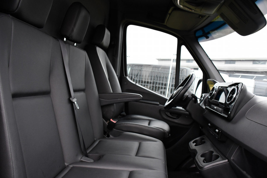 Mercedes-Benz Sprinter 319 3.0 CDI L2H1 AMG Edition Adaptieve Cruise, Camera, LED, Leder, 10,5" Mbux, NAVI, Carplay, Stoelverwarming, BOM VOL!